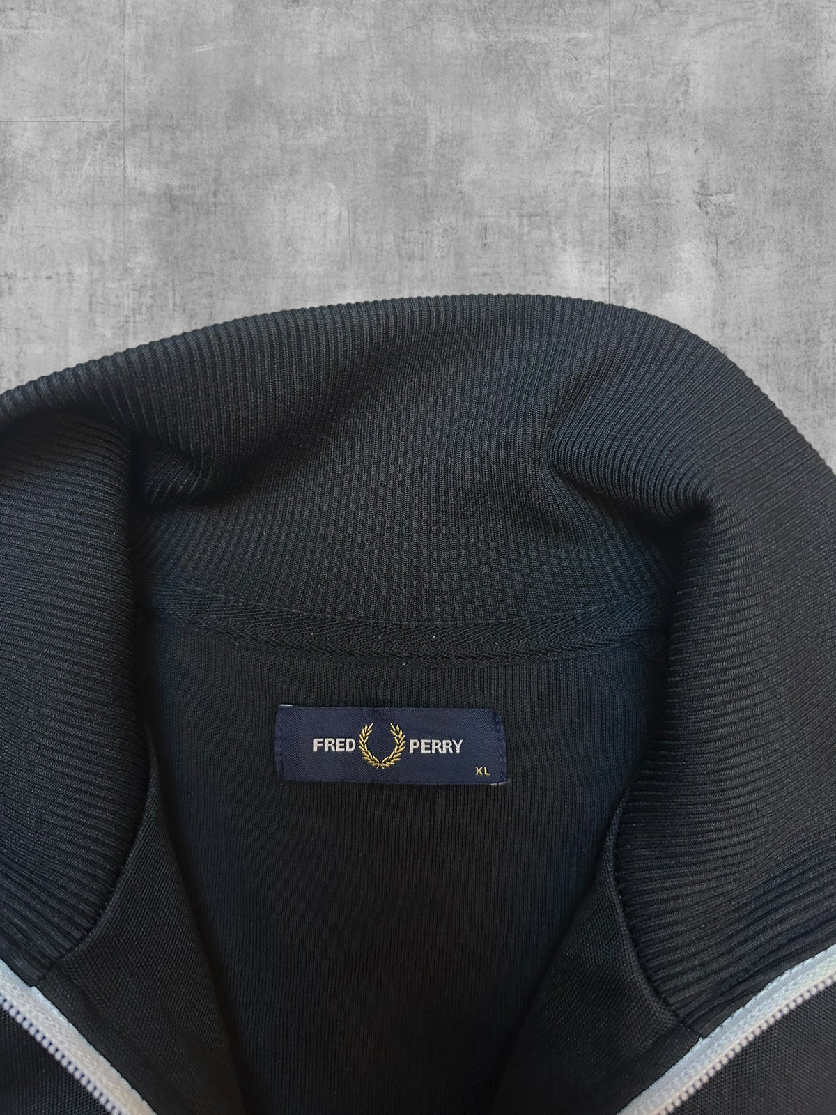 Fred Perry Trainingsjacke Taped Schwarz Weiß XL