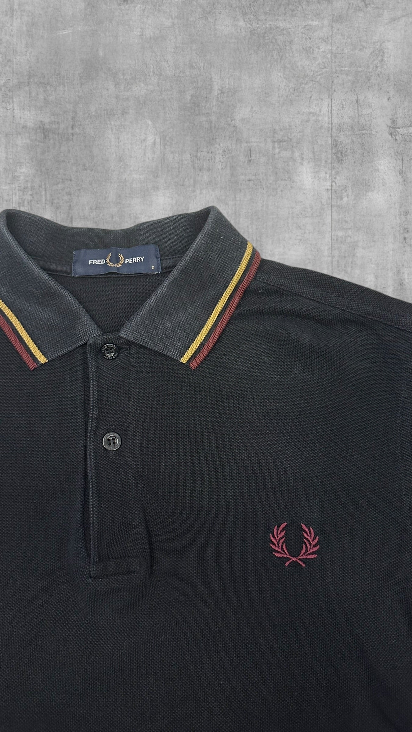 Fred Perry Polo Shirt Schwarz Weinrot Gold S