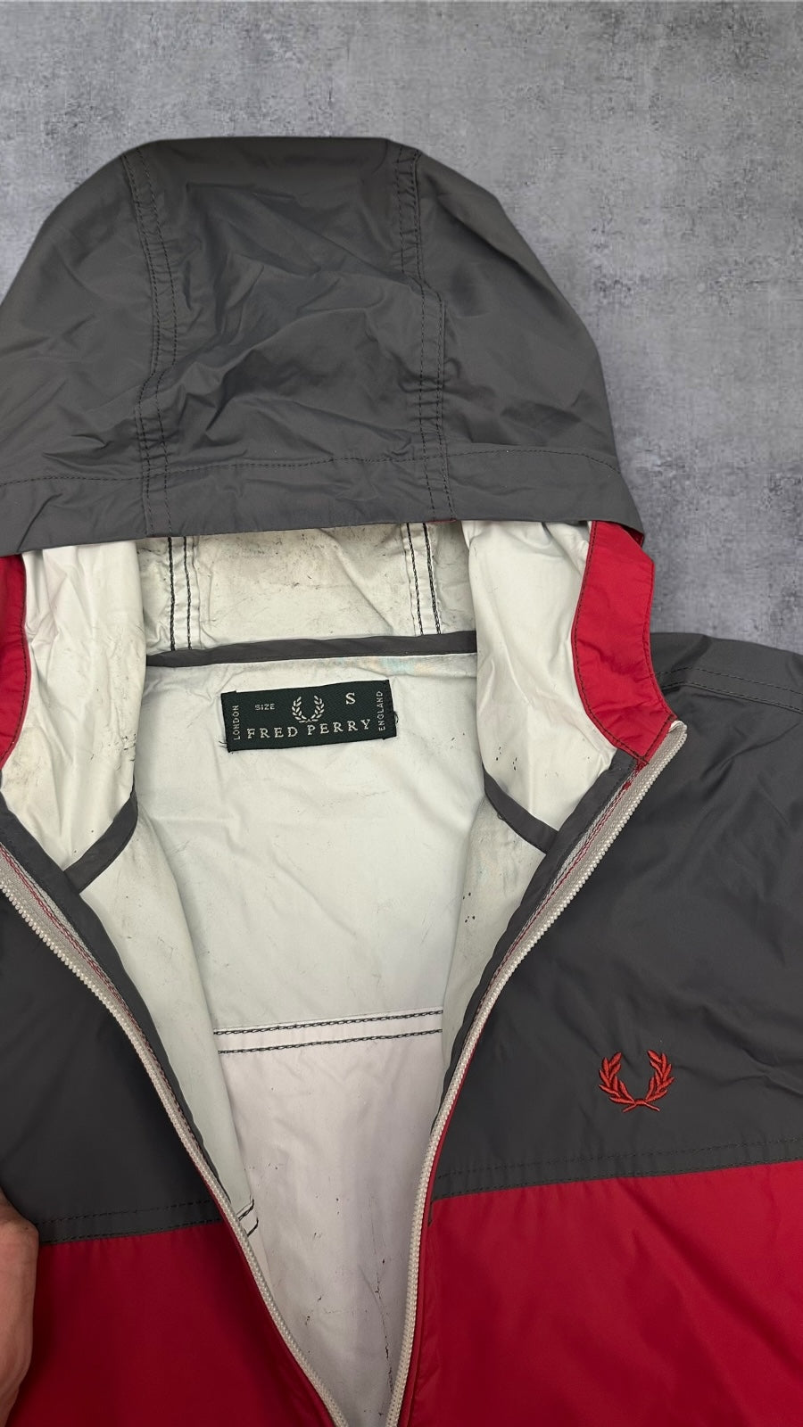 Fred Perry Regenjacke Windbreaker Grau Rot S