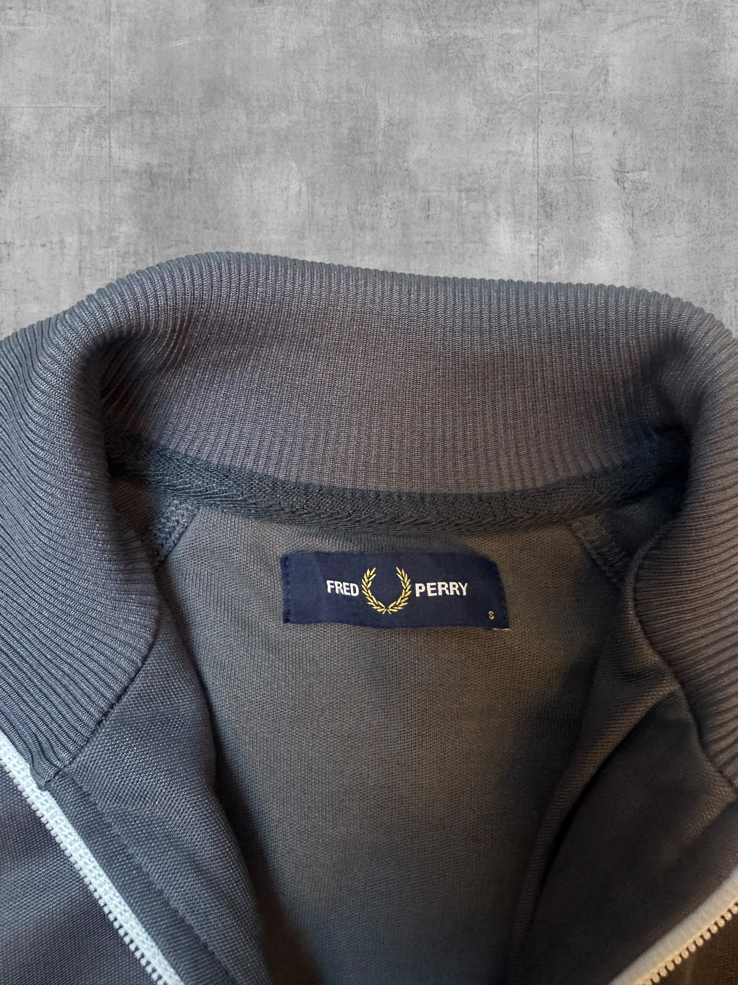 Fred Perry Trainingsjacke Taped Grau Schwarz Weiß S