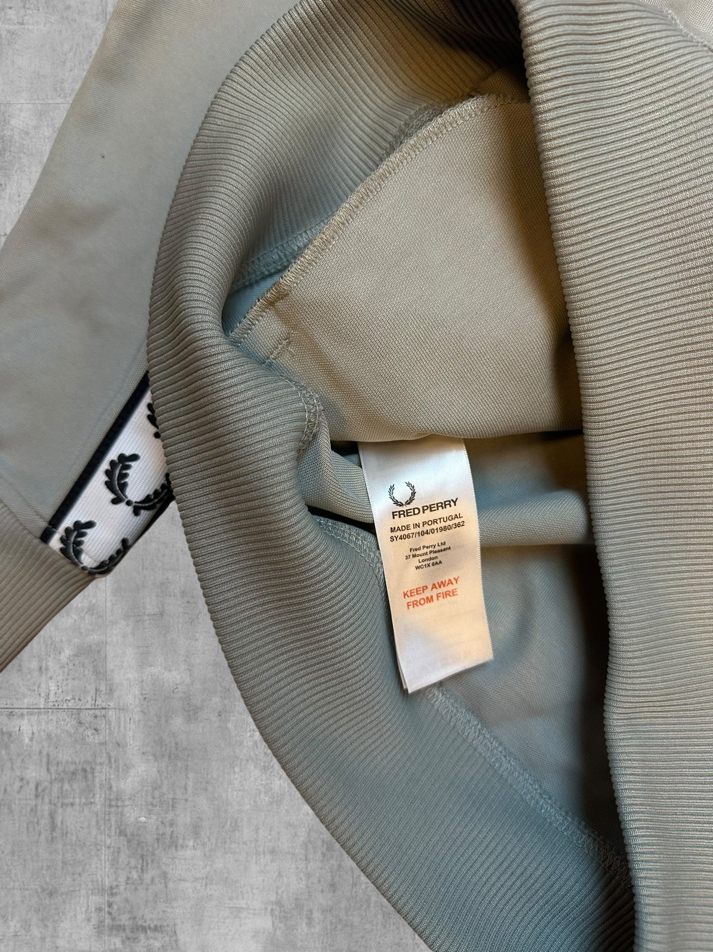 Fred Perry Trainingsjacke Taped Graugrün S