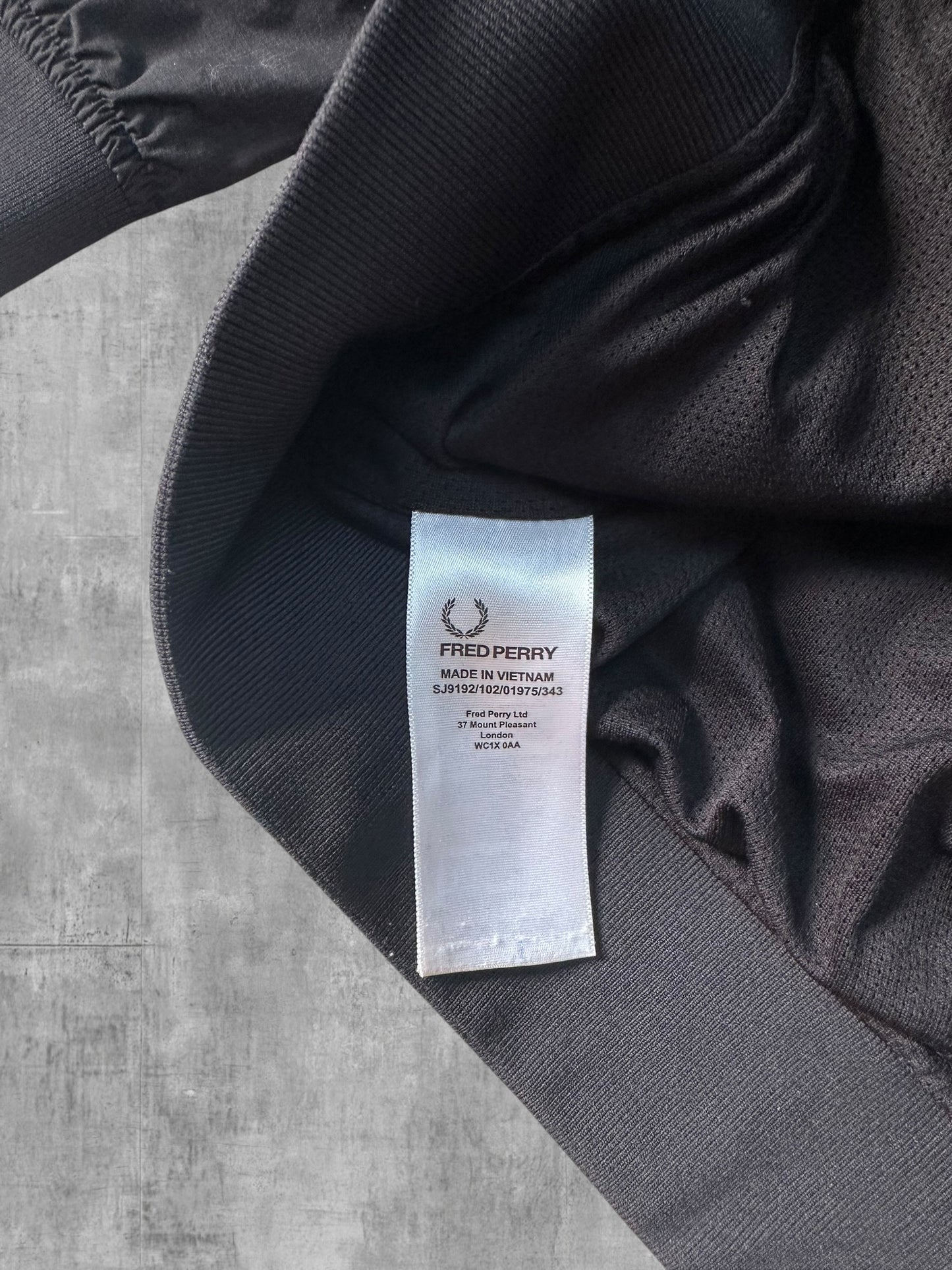 Fred Perry Bomberjacke Regenjacke Schwarz L