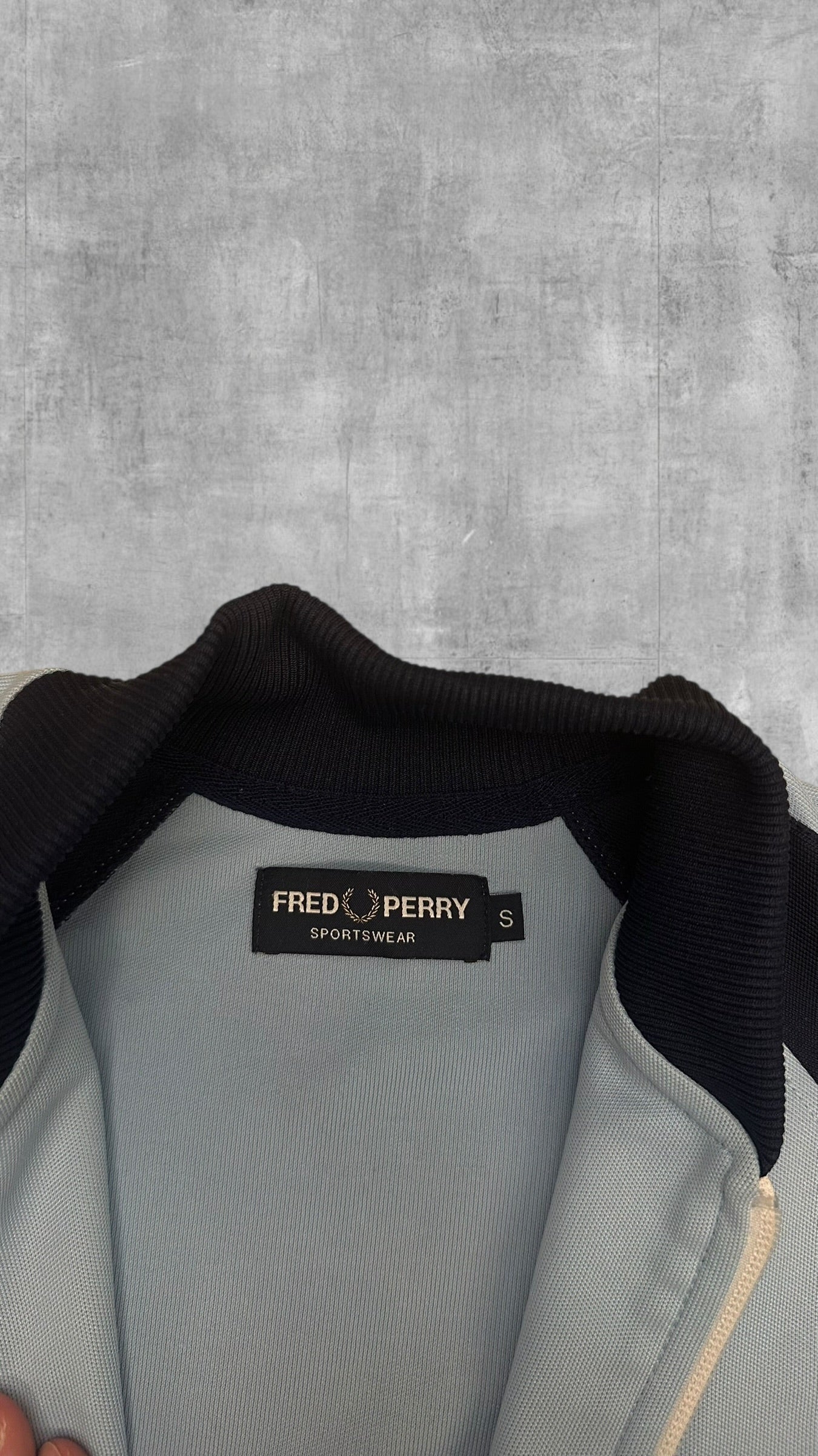 Fred Perry Trainingsjacke Taped Zip Jacke Hellblau Navy Blau S