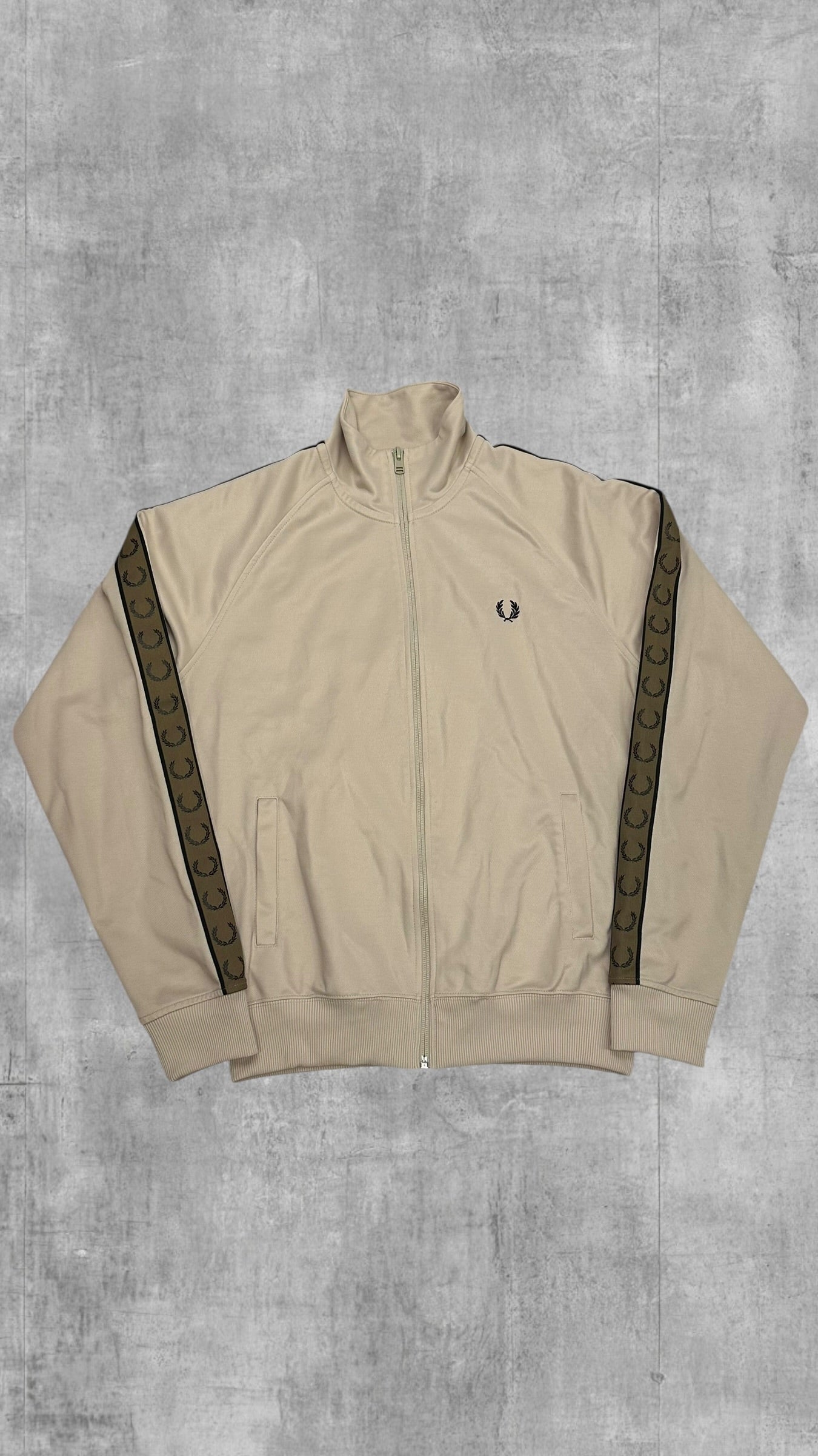 Fred Perry Trainingsjacke Taped Zip Jacke Beige Schwarz M