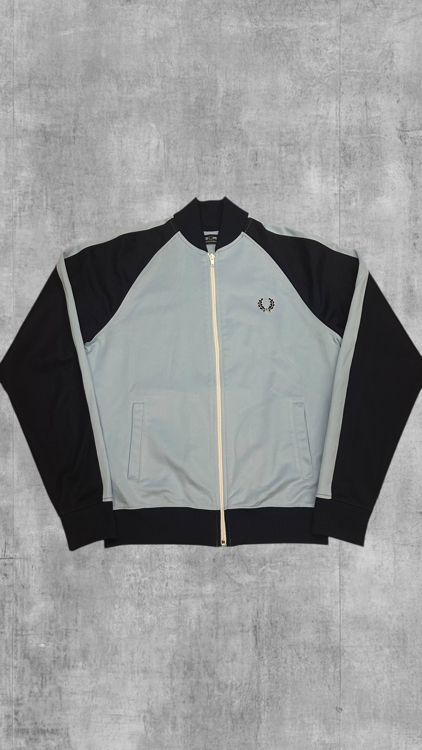 Fred Perry Trainingsjacke Taped Zip Jacke Hellblau Navy Blau S