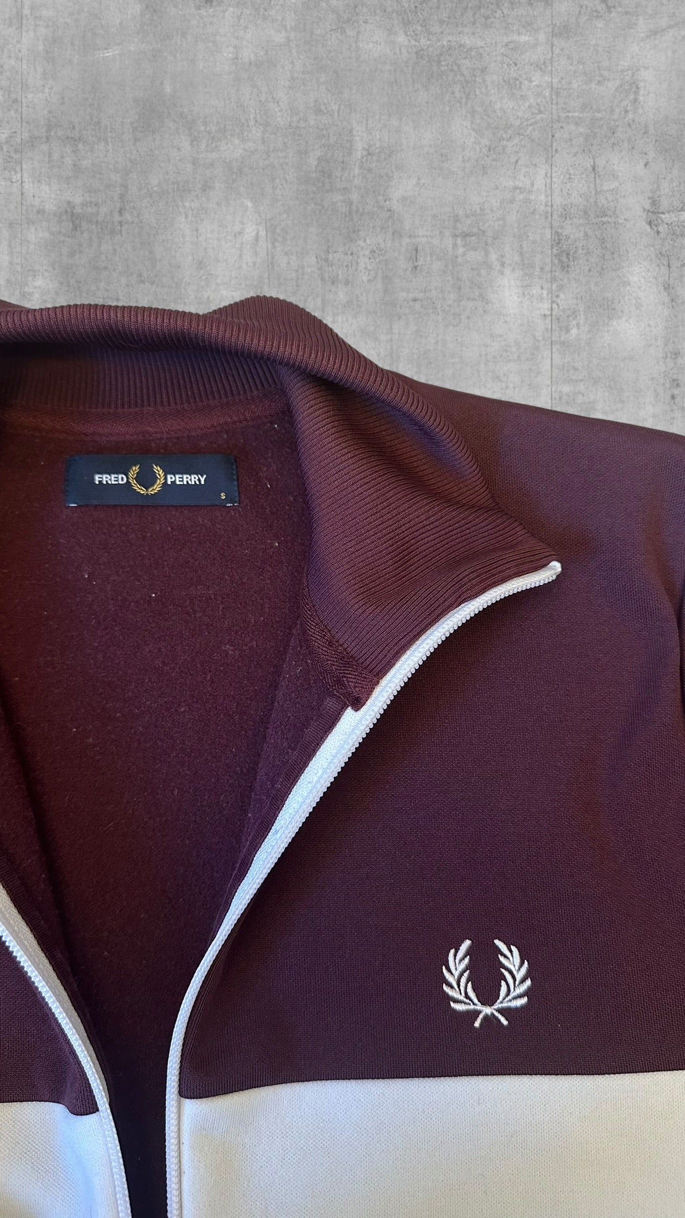 Fred Perry Sweatshirt Sweater Pullover Hoodie Weinrot Weiß S