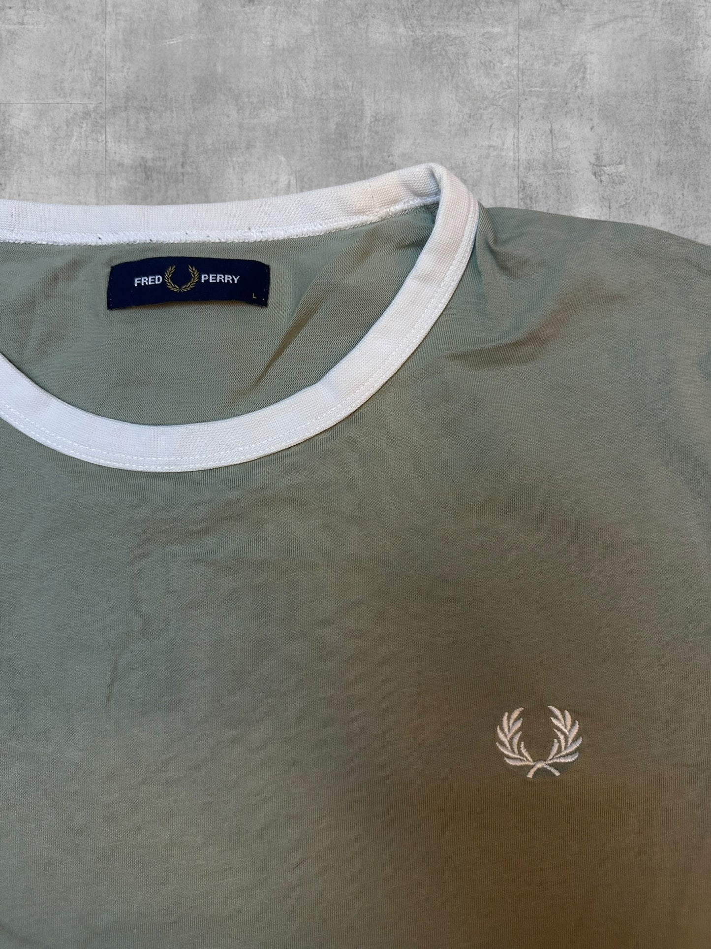 Fred Perry T-shirt Graugrün Weiß L