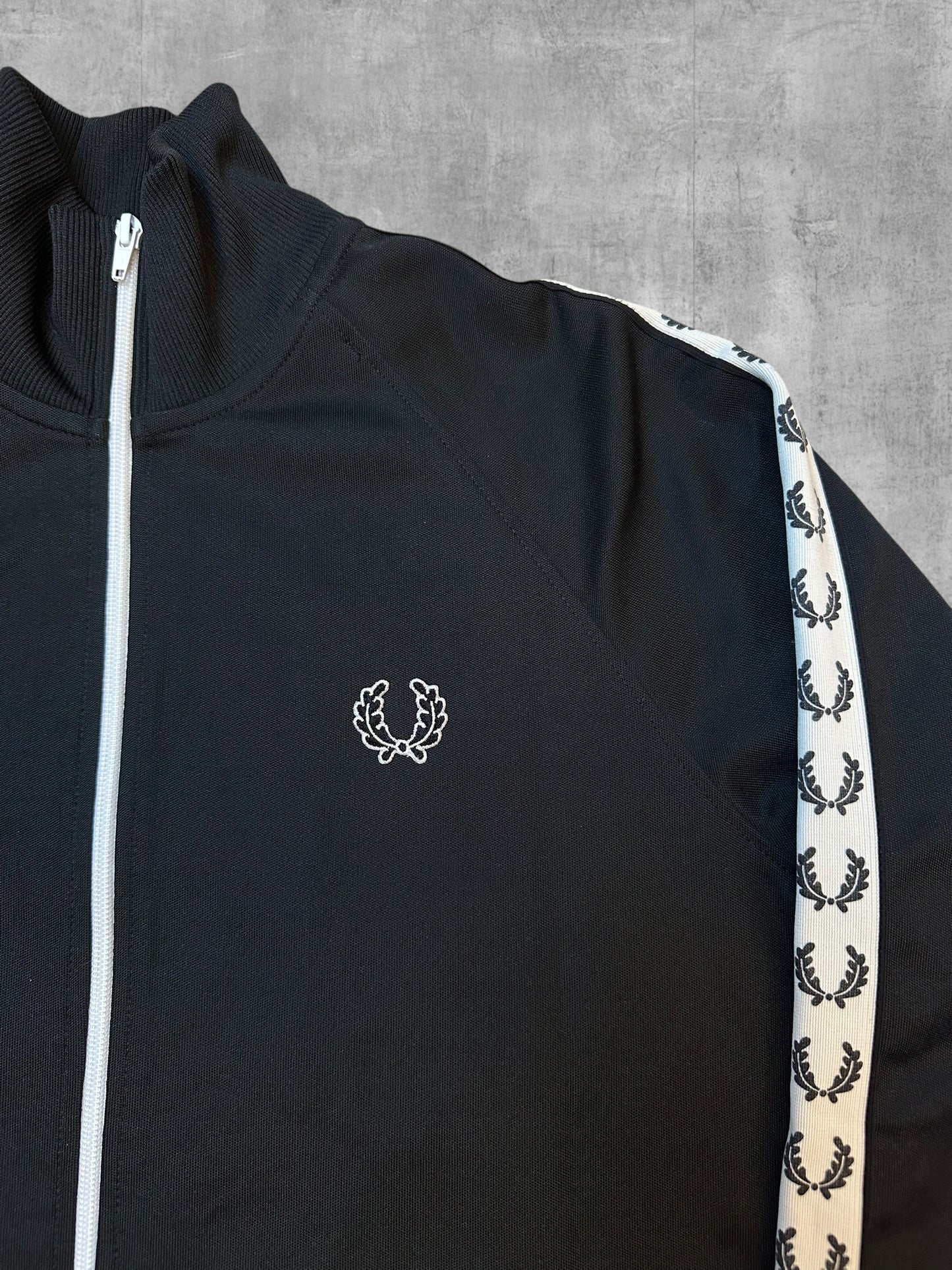 Fred Perry Trainingsjacke Taped Schwarz Weiß M