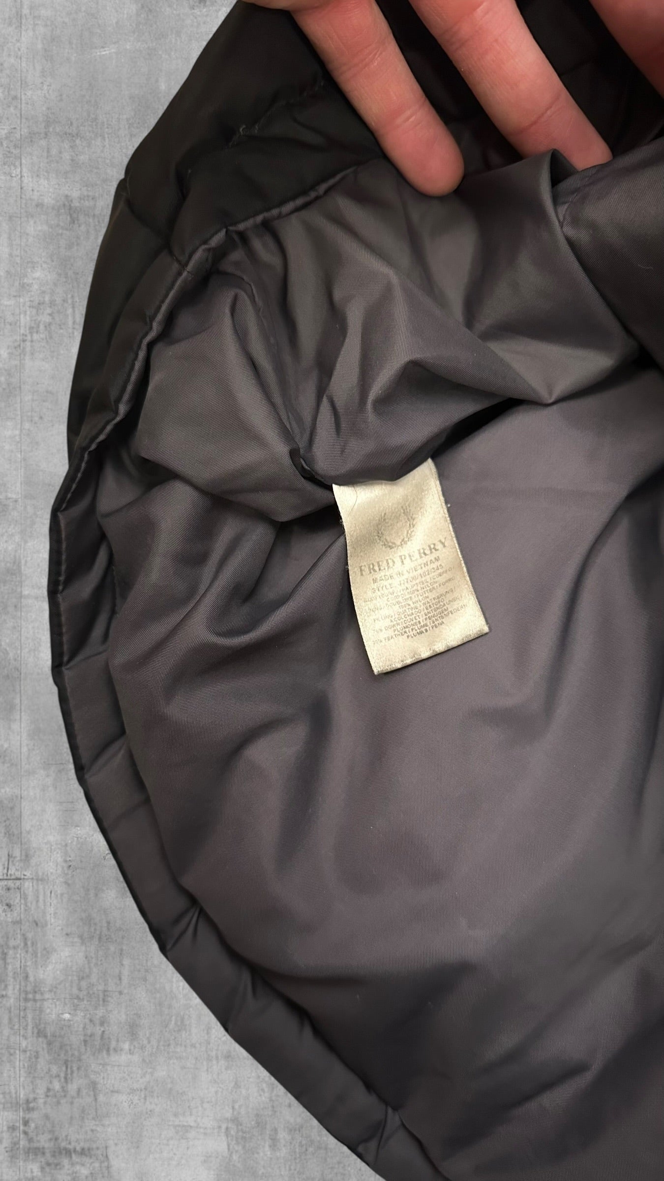 Fred Perry Winterjacke Daunenjacke Pufferjacke Schwarz Frauengröße XL Herren M
