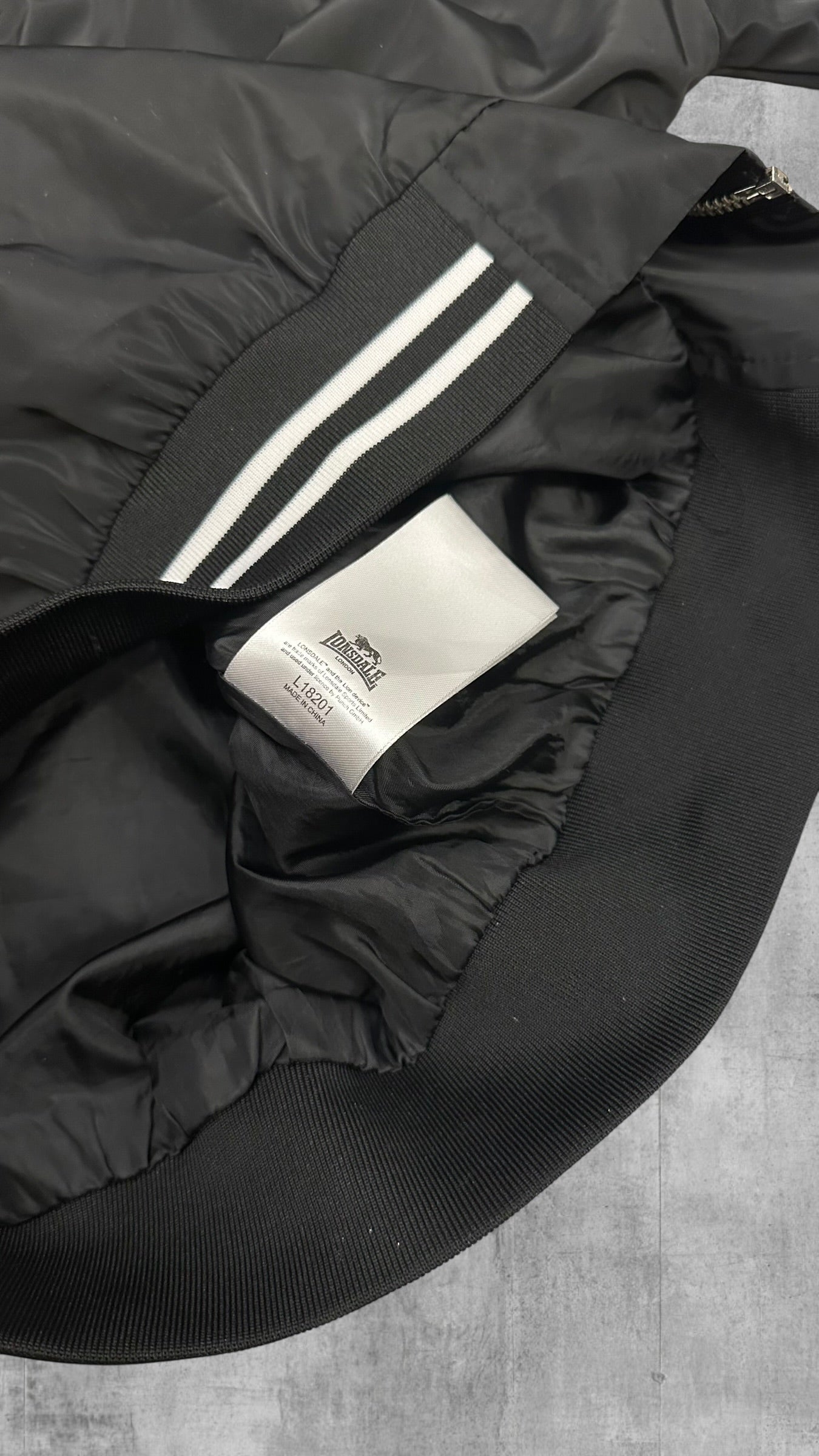 Lonsdale London Windbreaker taped Schwarz M