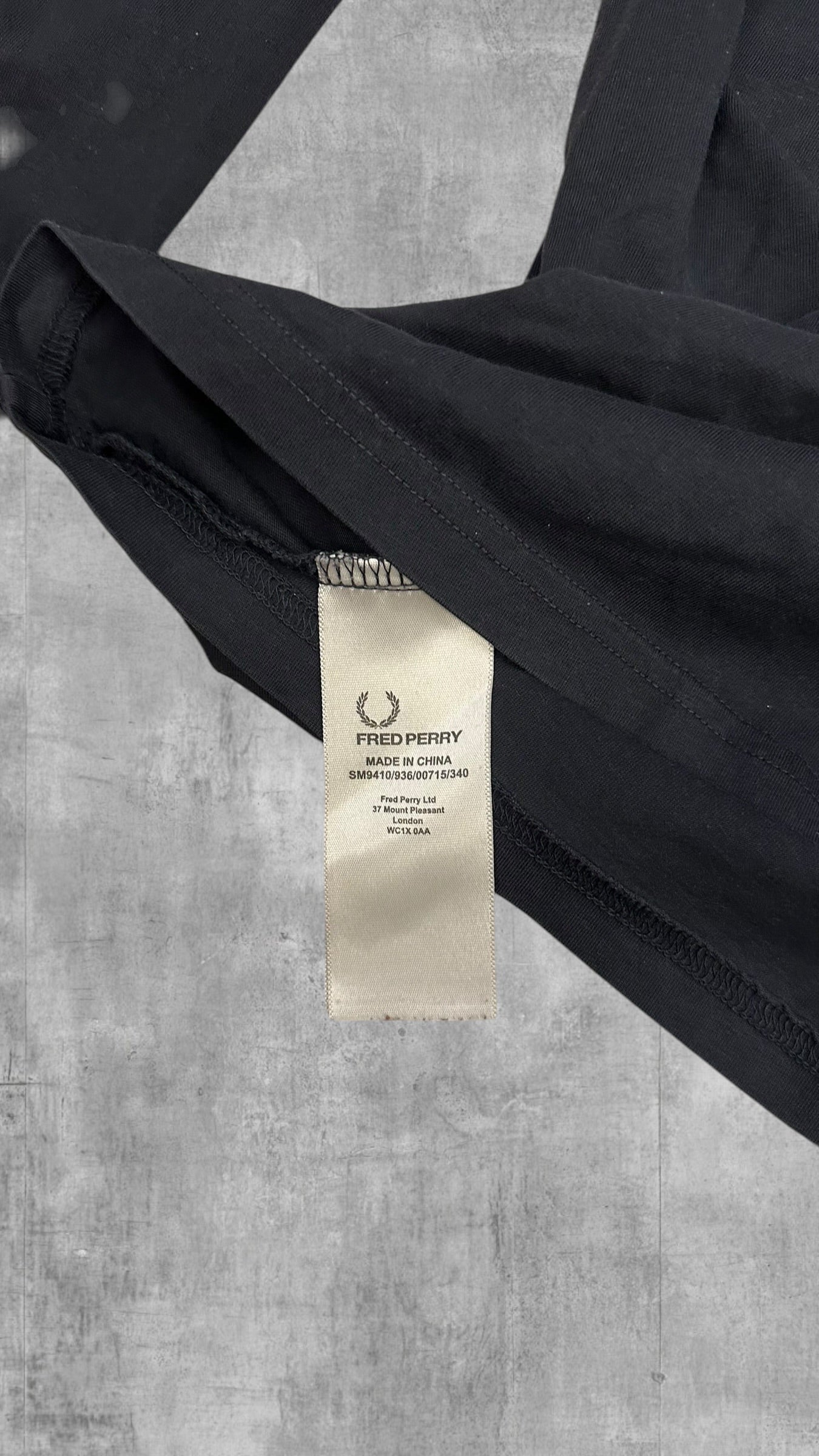 Fred Perry Longsleeve dünnes Sweatshirt Schwarz M