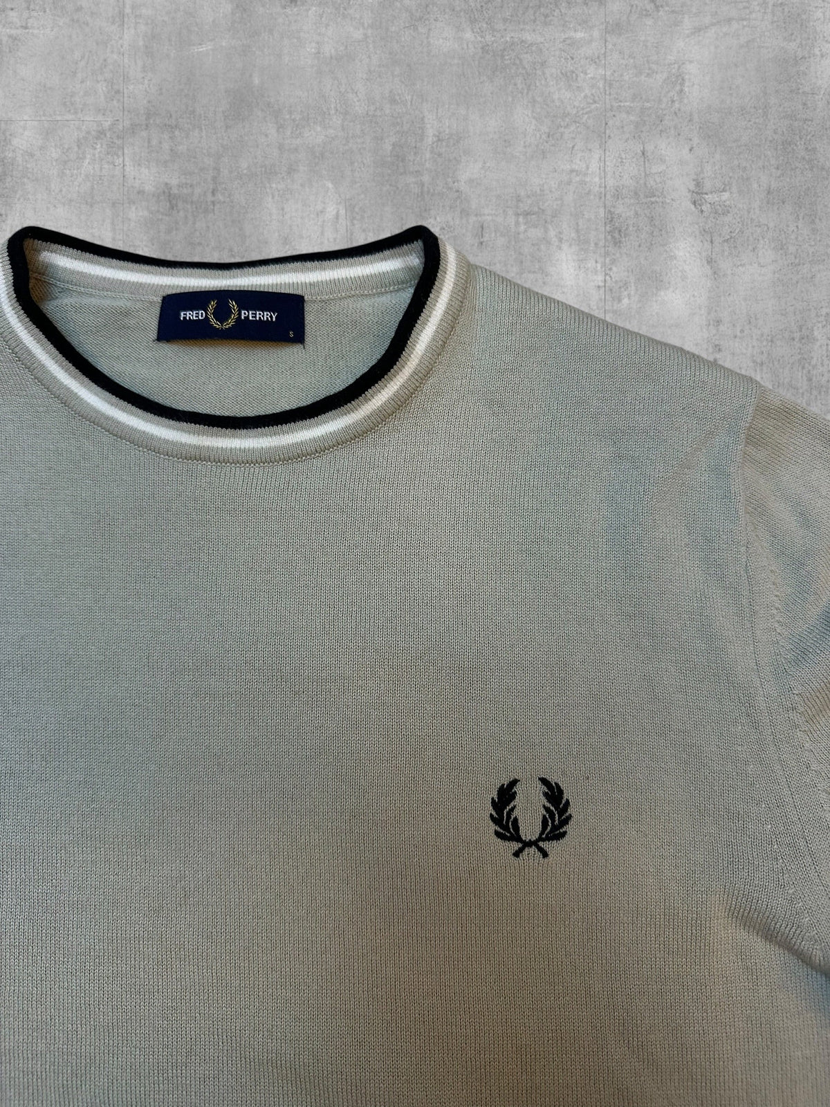 Fred Perry Strickpullover Salbeigrün - Logo