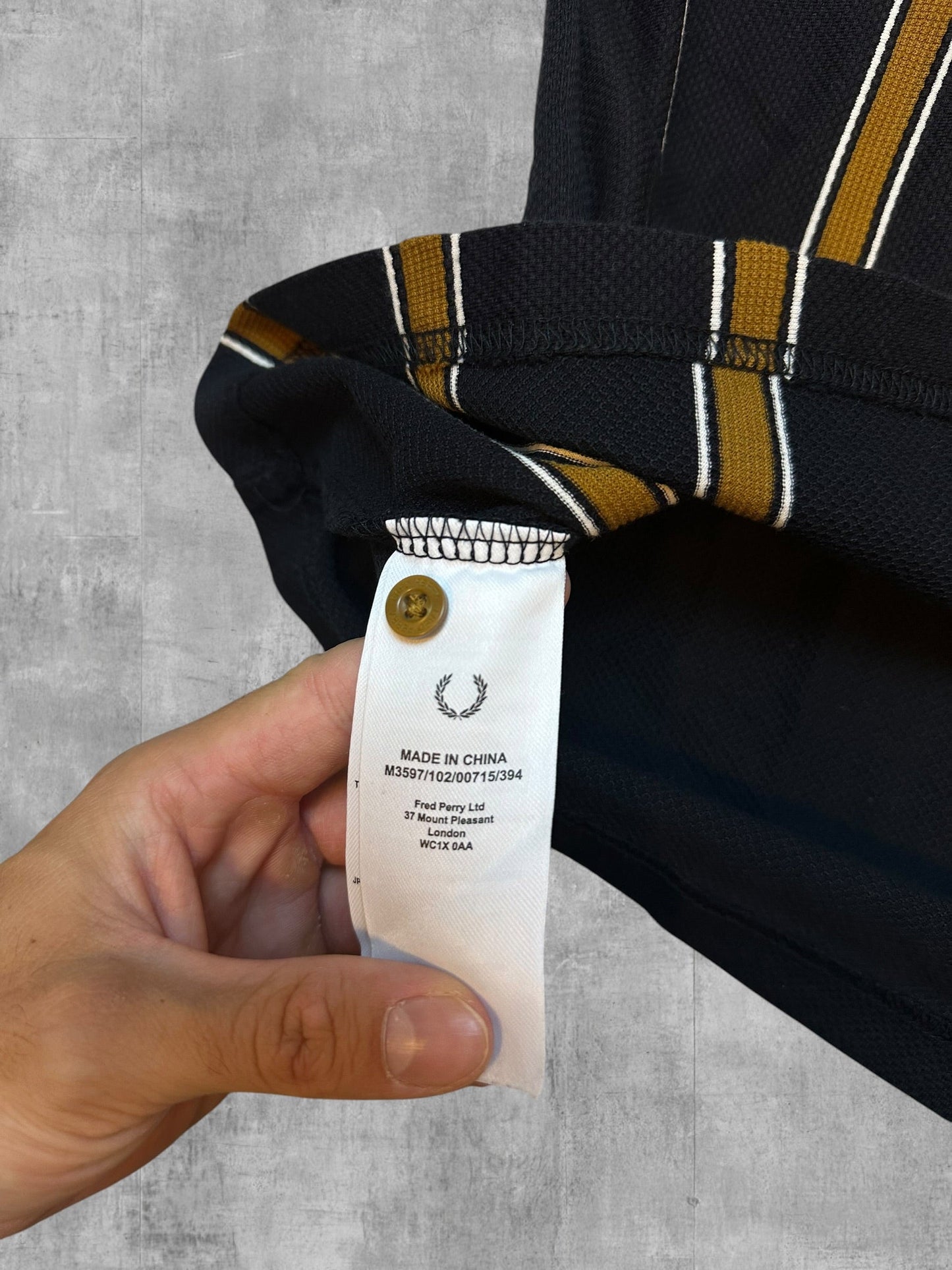 Fred Perry Polo Shirt Navy Gold - Etikett