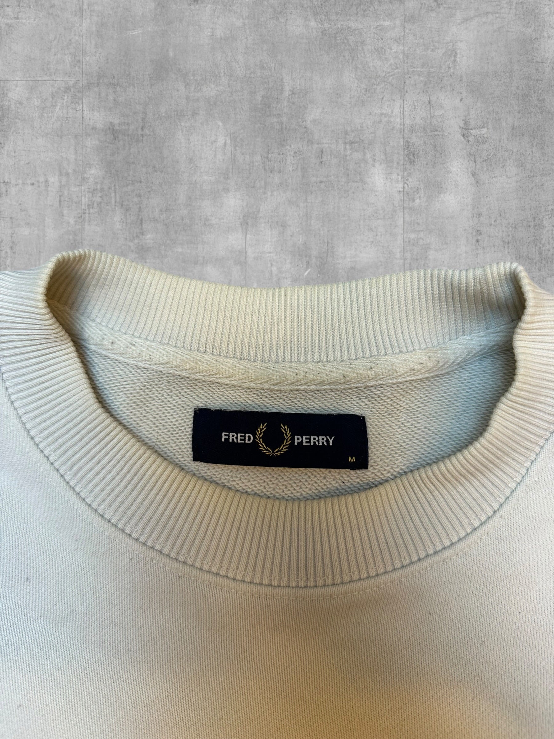 Fred Perry Sweatshirt Creme - Nackentag