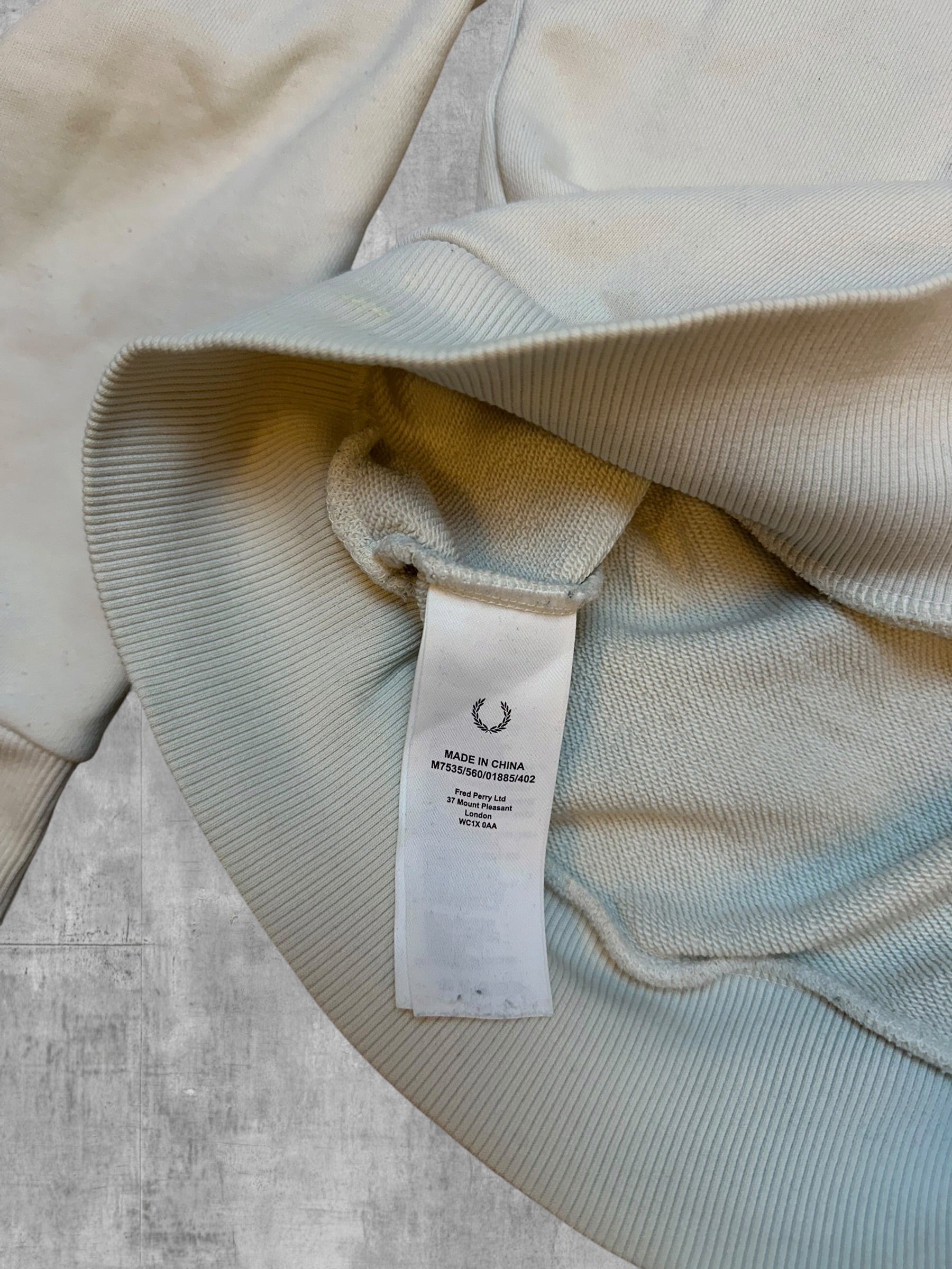 Fred Perry Sweatshirt Creme - Etikett