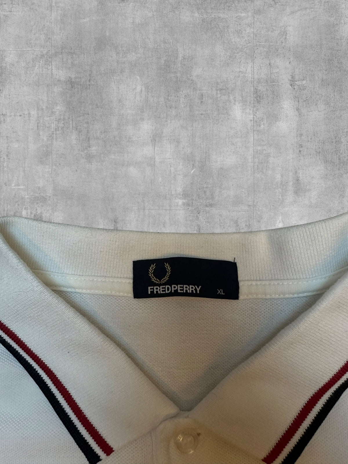 Fred Perry Polo Shirt Weiß - Nackentag