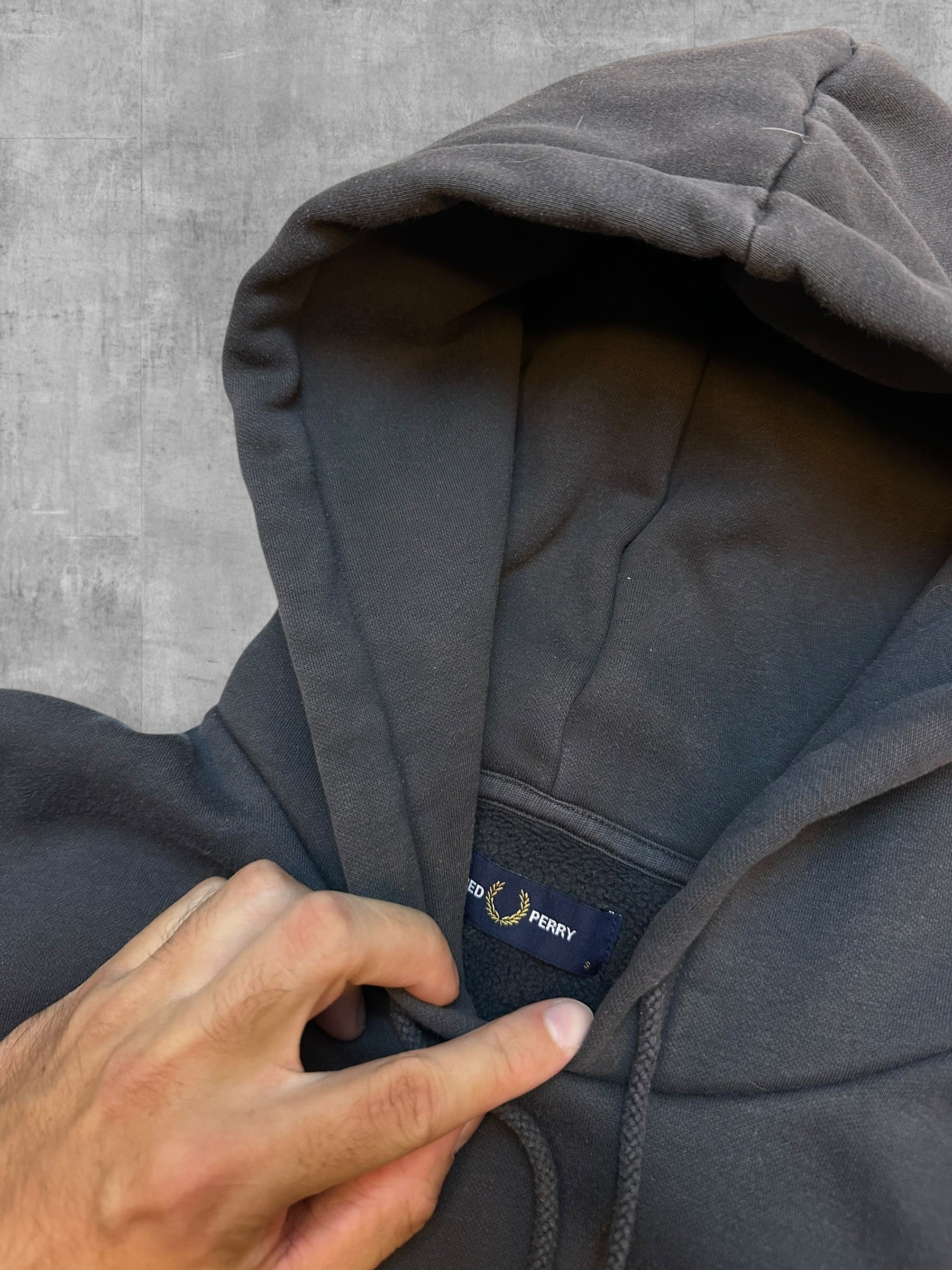 Fred Perry Hoodie Anthrazit S - Nackentag